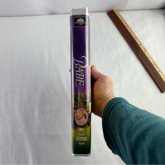 VHS Babe - A little pig goes a long way movie video - Picture 3 of 9